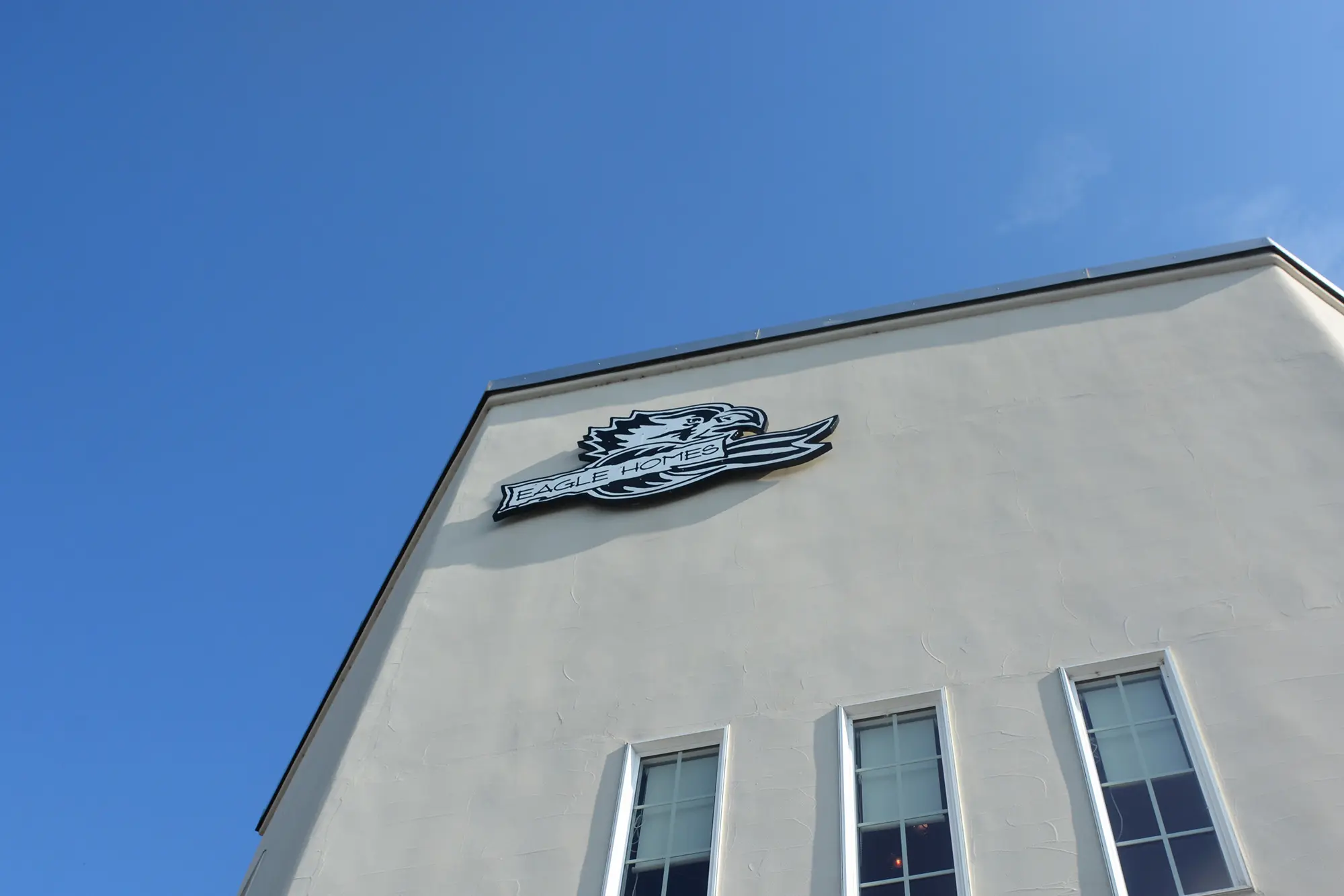 イーグルホームズ社屋